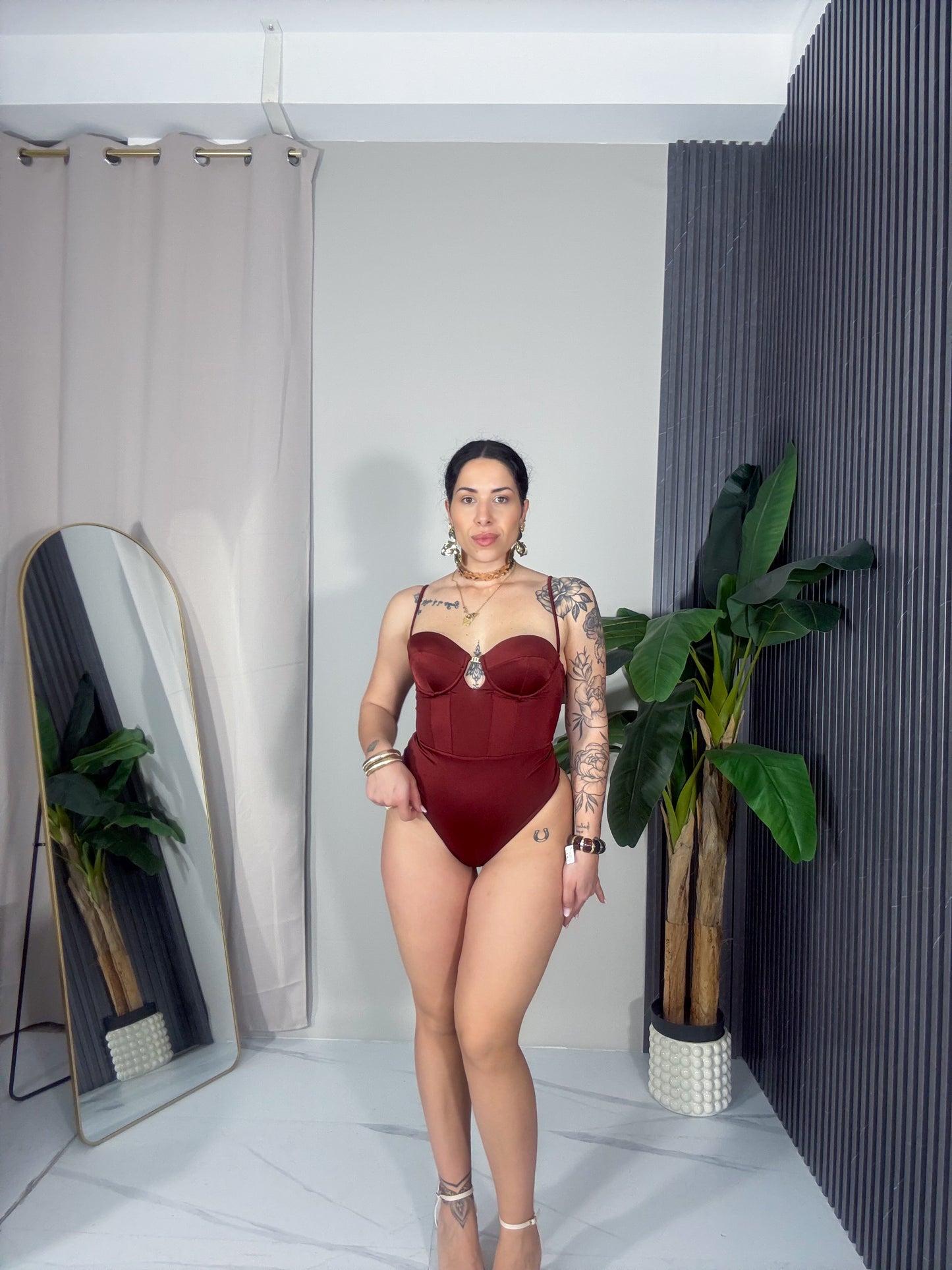 Matinée Rihanna lycra vino