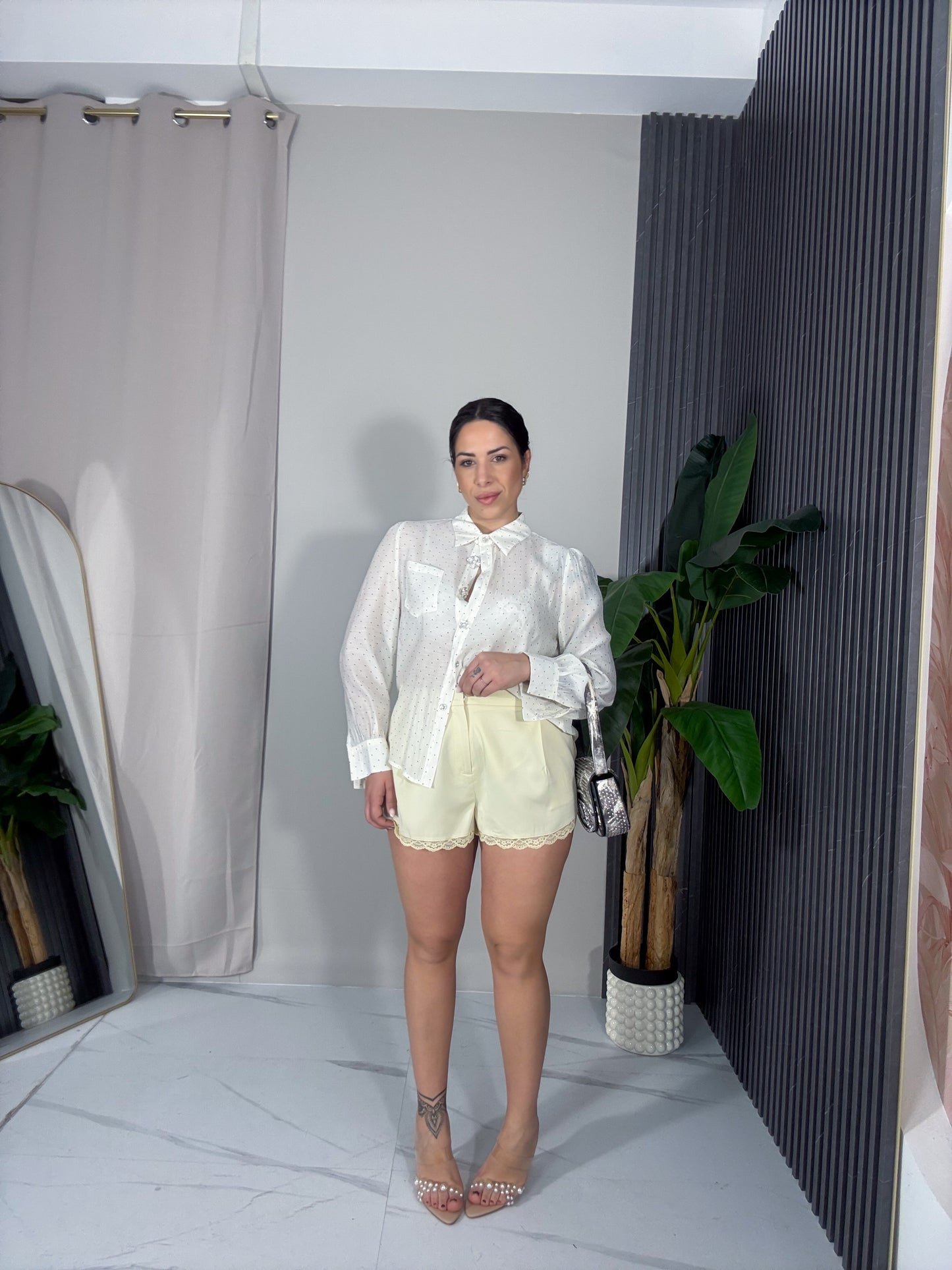 Pantaloncino pizzo giallo