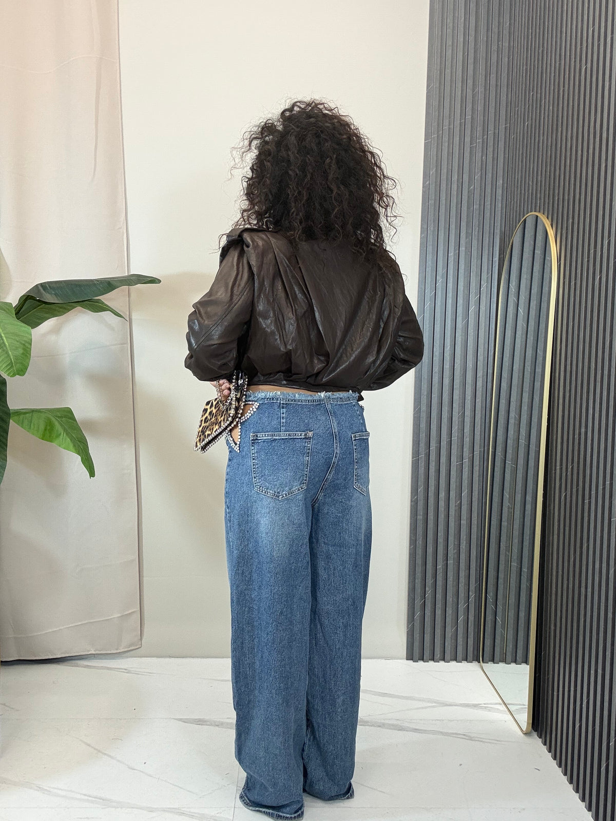 Giacca Cropped in Similpelle con Spalline Imbottite